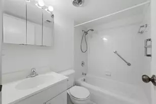 512 Redondo Dr, Downers Grove, IL 60516 - Photo 17