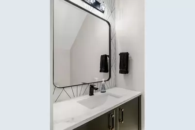 2209 W Belmont Avenue #2, Chicago, IL 60618 - Photo 29