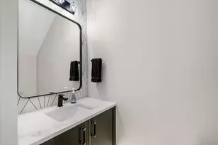 2209 W Belmont Ave, Chicago, IL 60618 - Photo 29