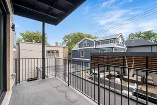 2209 W Belmont Ave, Chicago, IL 60618 - Photo 21