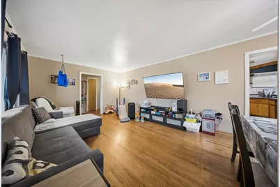 1372 S 6th Avenue, Des Plaines, IL 60018 - Photo 3