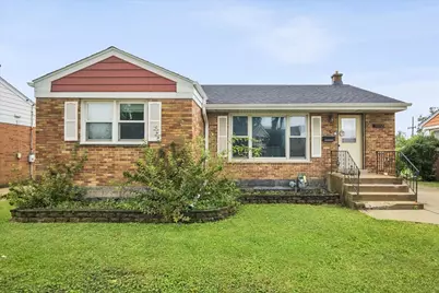 1372 S 6th Avenue, Des Plaines, IL 60018 - Photo 1