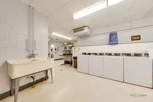 5445 N Sheridan Rd, Chicago, IL 60640 - Photo 25