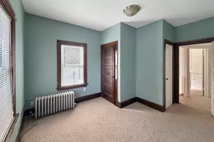 526 E Jefferson St, Freeport, IL 61032 - Photo 9