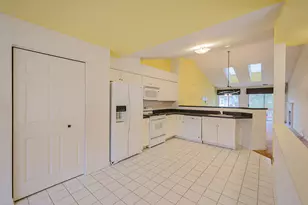 2745 Odlum Dr, Schaumburg, IL 60194 - Photo 7
