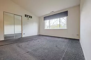 2745 Odlum Dr, Schaumburg, IL 60194 - Photo 19