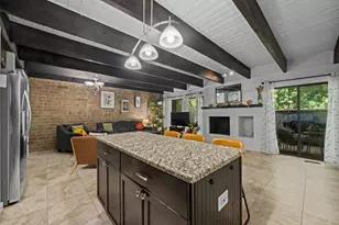 607 Kenneth Cir, Elgin, IL 60120 - Photo 11