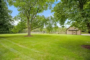 1899 Hilltop Ln, Bannockburn, IL 60015 - Photo 37