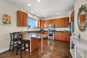 1541 W Chestnut St, Chicago, IL 60642 - Photo 7
