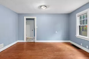 832 N 11th St, Dekalb, IL 60115 - Photo 5