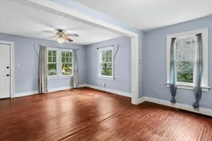 832 N 11th St, Dekalb, IL 60115 - Photo 13