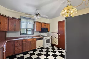 6213 W Eddy St, Chicago, IL 60634 - Photo 5