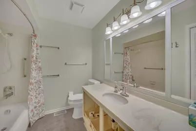 640 Burgundy Court #D, Elk Grove Village, IL 60007 - Photo 17
