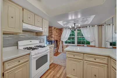 640 Burgundy Court #D, Elk Grove Village, IL 60007 - Photo 9