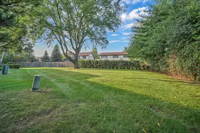 640 Burgundy Court #D, Elk Grove Village, IL 60007 - Photo 23