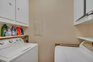 640 Burgundy Ct, Elk Grove Village, IL 60007 - Photo 19