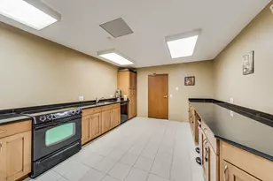 4170 N Marine Dr, Chicago, IL 60613 - Photo 23