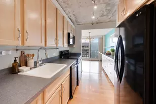 4170 N Marine Dr, Chicago, IL 60613 - Photo 11