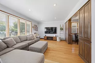 6740 W 92nd St, Oak Lawn, IL 60453 - Photo 3