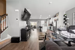 47 Nicholas Dr E, Des Plaines, IL 60016 - Photo 9