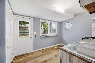 1401 Sherwood Avenue, Elgin, IL 60120 - Photo 7