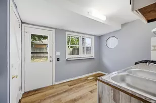 1401 Sherwood Ave, Elgin, IL 60120 - Photo 7