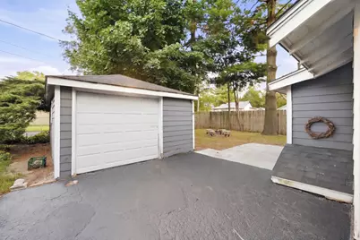 1401 Sherwood Avenue, Elgin, IL 60120 - Photo 15