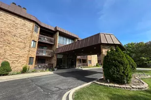 2880 Torrey Pine Ln, Lisle, IL 60532 - Photo 1