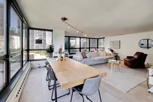 360 E Randolph St, Chicago, IL 60601 - Photo 9