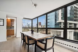 360 E Randolph St, Chicago, IL 60601 - Photo 11