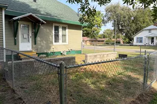323 W Chestnut St, Mason City, IL 62664 - Photo 5
