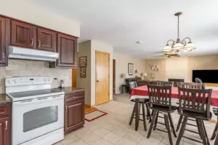 1121 Russetwood Ct, Wheeling, IL 60090 - Photo 11