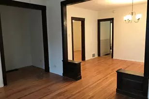 5102 W Sunnyside Ave, Chicago, IL 60630 - Photo 3