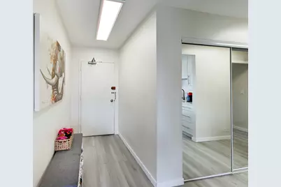1455 N Sandburg Terrace #2306B, Chicago, IL 60610 - Photo 3