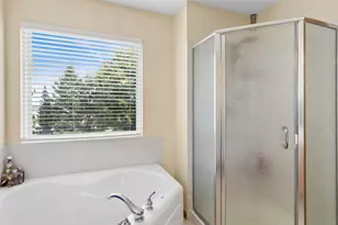 240 W Winding Trail Cir, Round Lake, IL 60073 - Photo 11