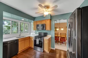 1061 185th Pl, Homewood, IL 60430 - Photo 9