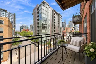 375 W Erie St, Chicago, IL 60654 - Photo 11