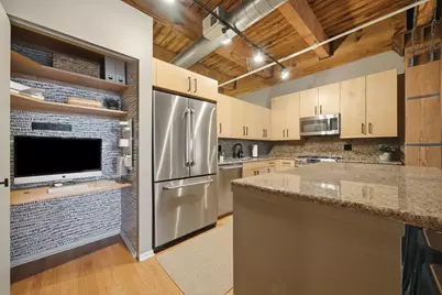 375 W Erie Street #412, Chicago, IL 60654 - Photo 7