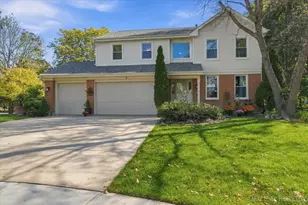 5 Fernwood Ct, Algonquin, IL 60102 - Photo 1