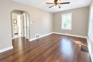 212 S Douglas Ave, Bradley, IL 60915 - Photo 3