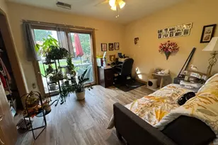 807 Florence Ln, Sterling, IL 61081 - Photo 7