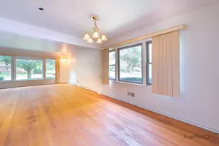 6557 N Christiana Ave, Lincolnwood, IL 60712 - Photo 7