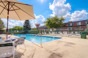 570 Fairway View Dr, Wheeling, IL 60090 - Photo 13