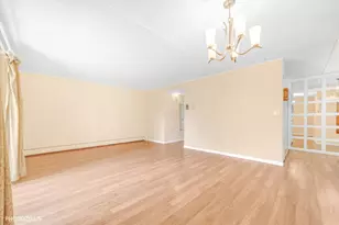 570 Fairway View Dr, Wheeling, IL 60090 - Photo 23