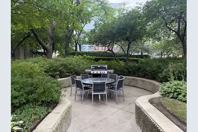 10 E Ontario Street #2012, Chicago, IL 60611 - Photo 17