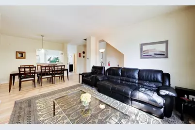 1022 Savoy Court, Elk Grove Village, IL 60007 - Photo 5