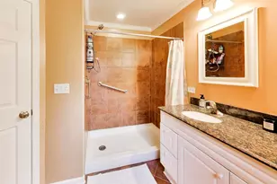 38172 N Holdridge Ave, Beach Park, IL 60087 - Photo 19