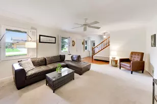 38172 N Holdridge Ave, Beach Park, IL 60087 - Photo 5