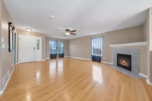 1006 Fox View Dr, Joliet, IL 60431 - Photo 5