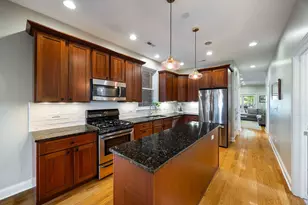 2441 N Fairfield Ave, Chicago, IL 60647 - Photo 9